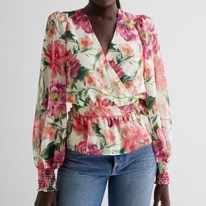 V neck floral smocked cuff peplum top! Brand new